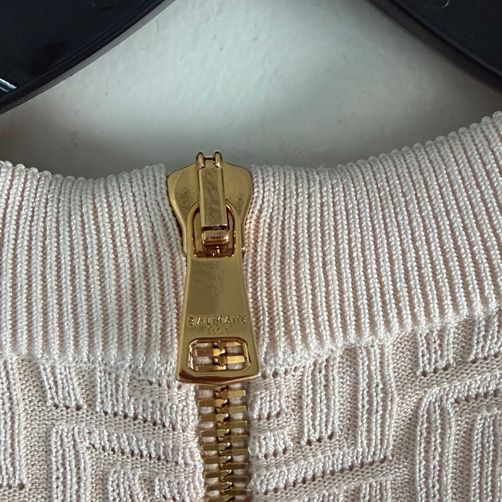 NWT, Women’s BALMAIN
Beige Monogram Dress, size 38 US size Medium - Picture 14 of 16